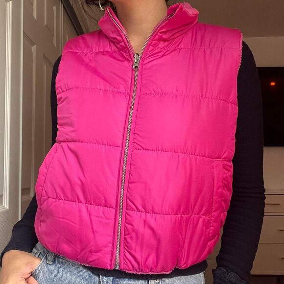 NWOT Old Navy Reversible Pink Puffer Vest - Picture 1 of 7